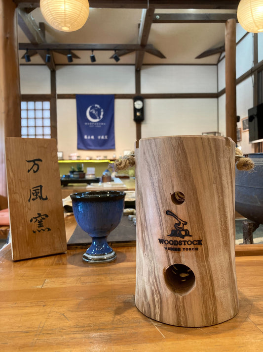 蔵王焼きの窯元 万風窯(まんぷうがま)さんでスウェーデントーチを展示いただいています。